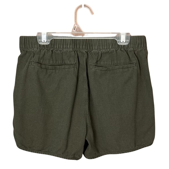 Madewell Olive Army Green Pull-On Shorts in Foliage Green - Picture 3 of 7